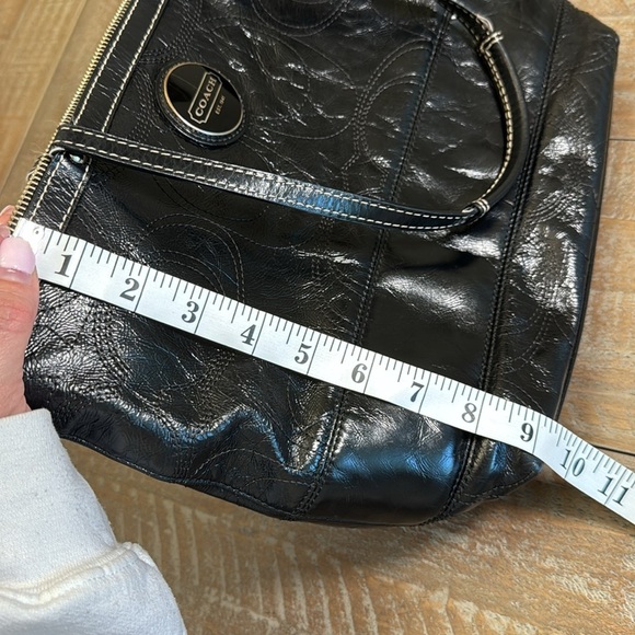 COACH Authentic Patent Leather Black Shoulder Bag - Picture 14 of 17